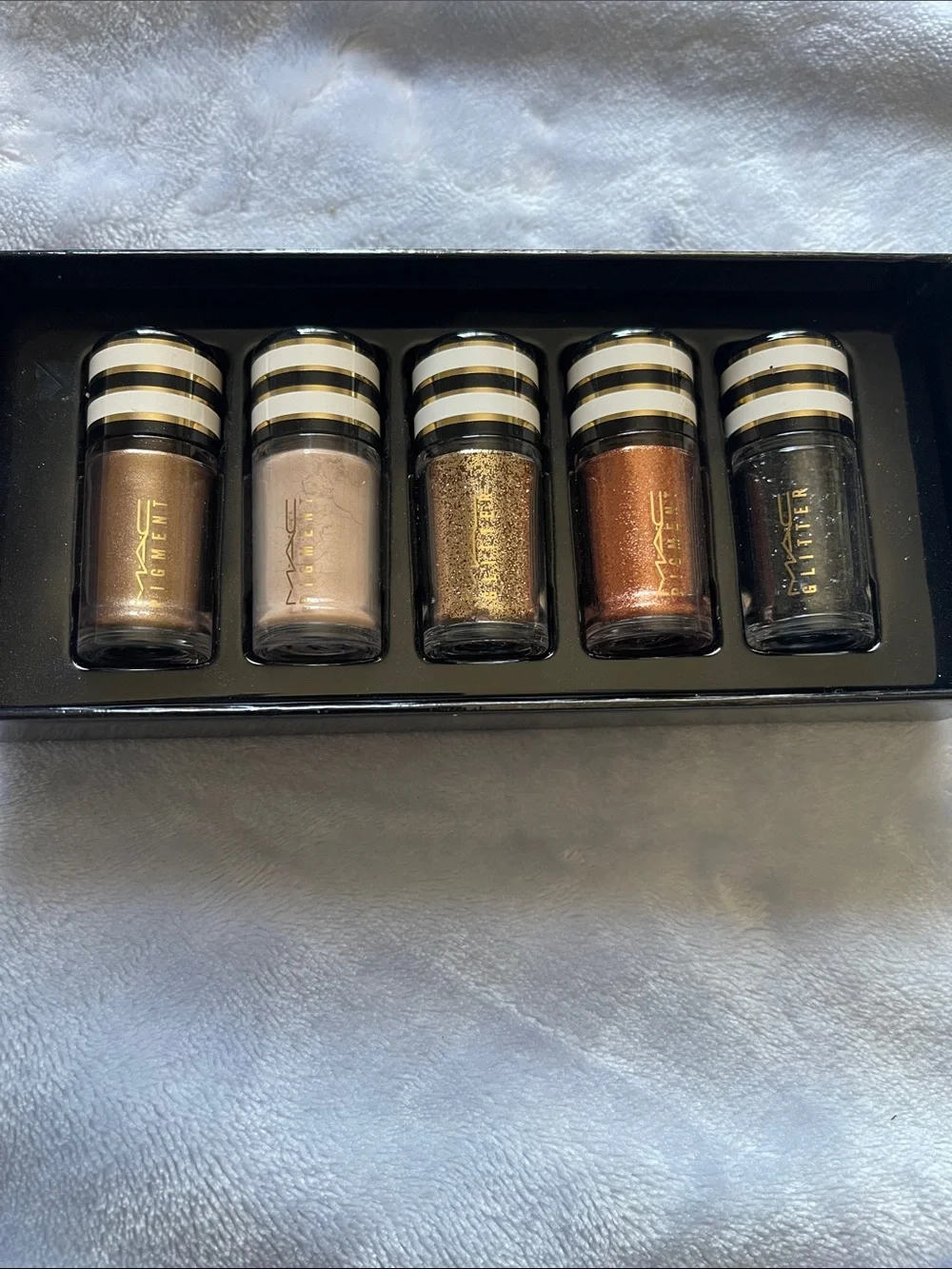 MAC Black and Gold Nocturnals Mini Pigment & Glitter Set